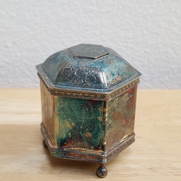 #1150 Vintage Silver Tone Engraved Box - Picture 11 of 15